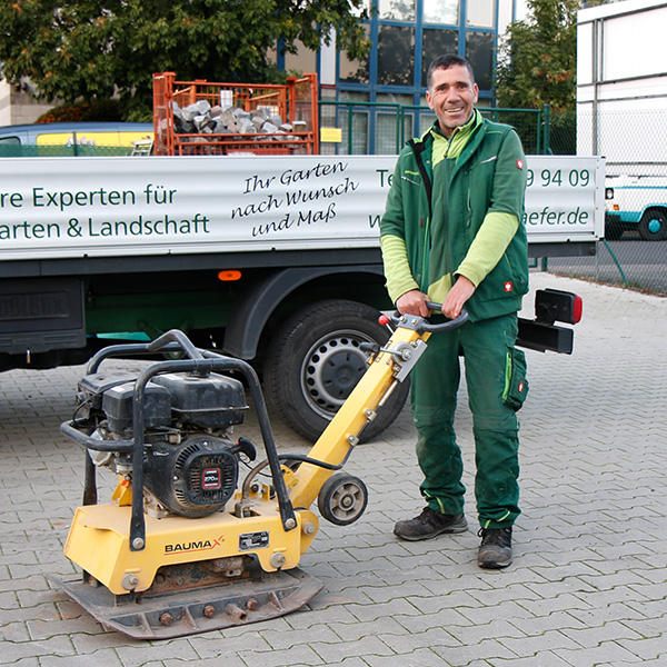 Mohamed Lazaar, Vorarbeiter für Außenanlagen